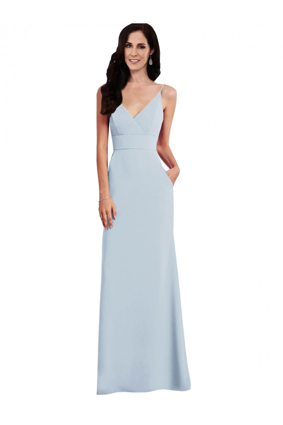 Site de Comprimento Chão Sem Mangas Crepe Esticado Azul Céu Claro Trombeta Sem Mangas Alças finas Vestidos de Madrinha / Vestidos de Festa