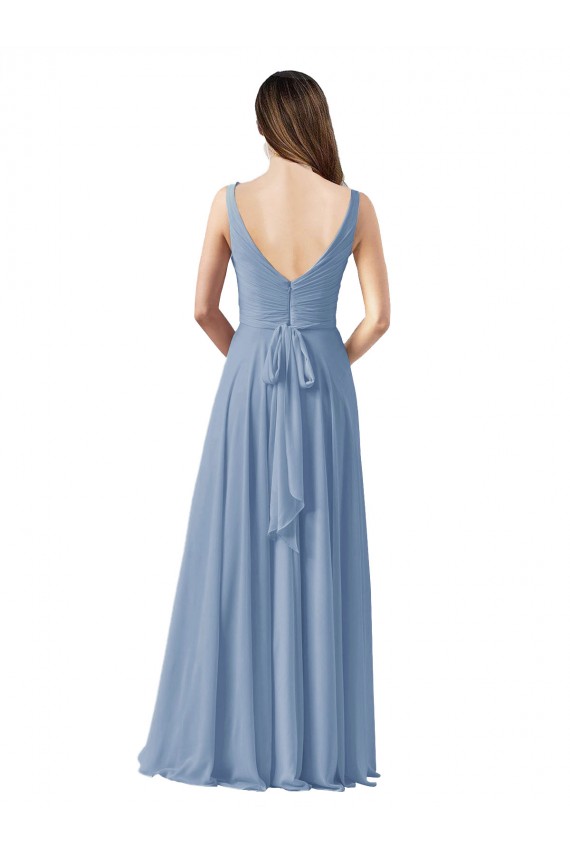 Site de Comprimento Chão Sem Mangas Chiffon Azul Empoeirado Linha A Vestido de Noite / Vestidos de Madrinha