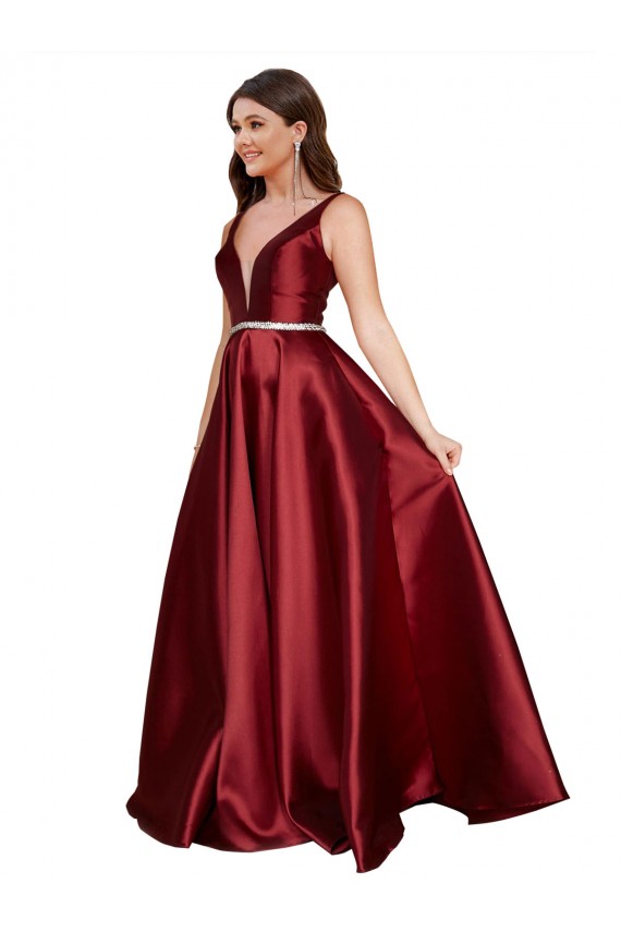 Site de Comprimento Chão Sem Mangas Cetim Borgonha Linha A Vestidos de Madrinha / Vestidos de Noite / Vestidos de Festa