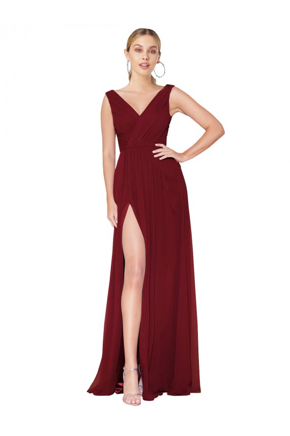 Site de Comprimento Chão Sem Mangas Chiffon Borgonha Linha A Sem Mangas Decote V Vestido de Madrinha
