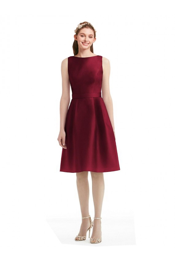 Site de Comprimento Joelho Sem Mangas Cetim Borgonha Linha A Vestidos de Madrinha / Vestidos de Cocktail / Vestidos de Homecoming