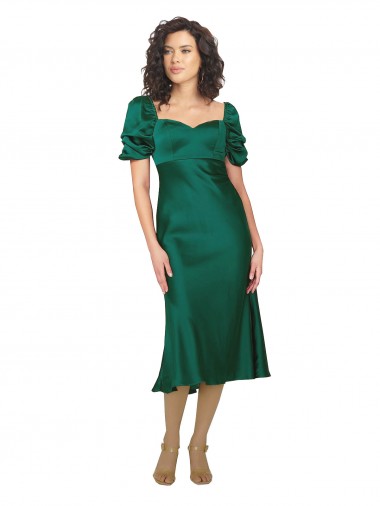 Site de Comprimento Midi Mangas Curtas Cetim Sedoso Caçador Verde Linha A Vestidos de Madrinha / Vestidos de Noite / Vestidos de Festa