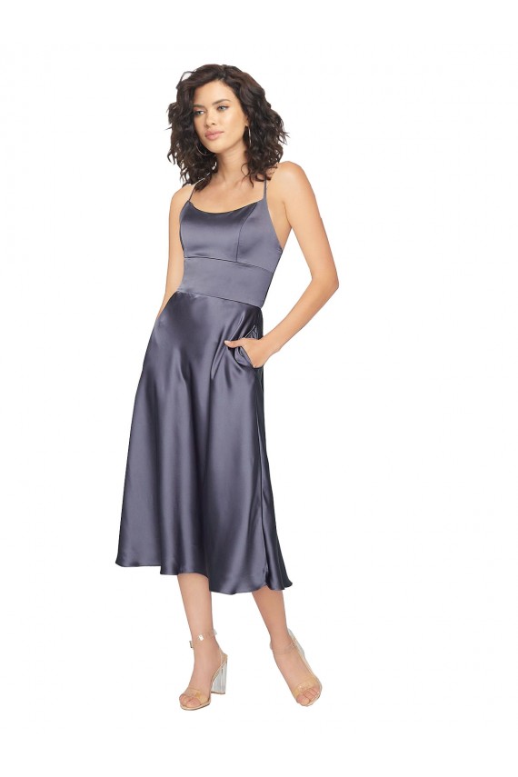 Site de Comprimento Midi Sem Mangas Cetim Sedoso Crepúsculo Linha A Vestidos de Madrinha / Vestidos de Festa / Vestidos de Cocktail / Vestidos de Homecoming