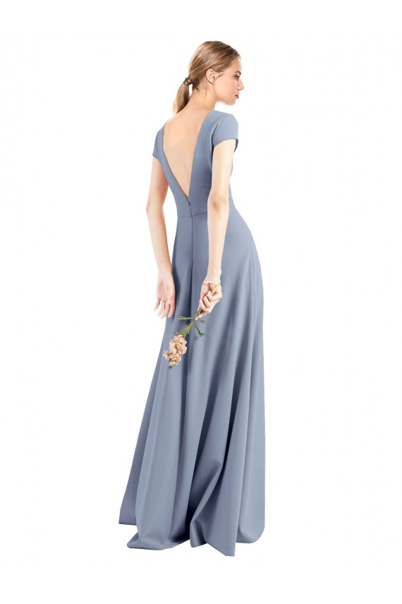 Site de Comprimento Chão Mangas Curtas Crepe Esticado Fumo Azul Bainha Vestidos de Madrinha / Vestidos de Festa