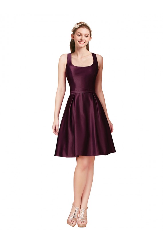 Site de Comprimento Joelho Sem Mangas Cetim Linha A Vestidos de Madrinha / Vestidos de Festa / Vestidos de Cocktail / Vestidos de Homecoming