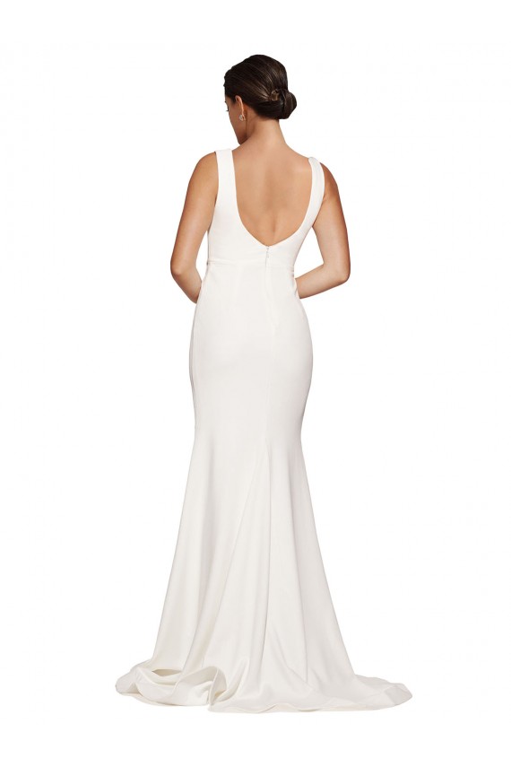 Site de Comboio Varredela Sem Mangas Crepe Esticado Marfim Bainha Vestidos de Madrinha / Vestidos de Festa