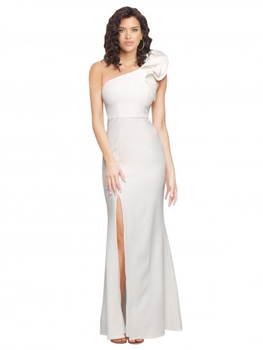 Site de Comprimento Chão Sem Mangas Crepe Esticado Marfim Bainha Sem Mangas Um Ombro Vestidos de Madrinha / Vestidos de Noite / Vestidos de Festa