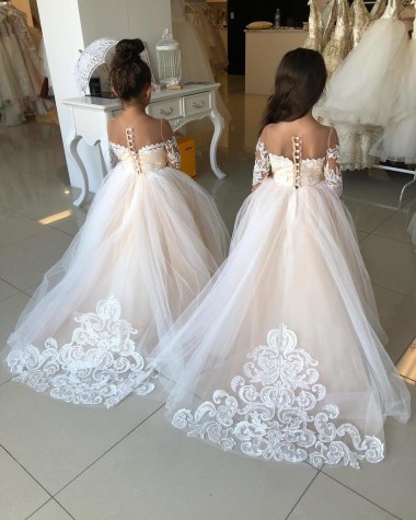 Site de Comboio Capela Mangas Compridas Tule & Renda Marfim Vestido de Baile Vestidos para Meninas de Flores