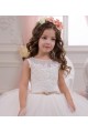 Site de Comboio Capela Sem Mangas Tule & Renda Marfim Vestido de Baile Sem Mangas Longo Barco Vestidos para Meninas de Flores