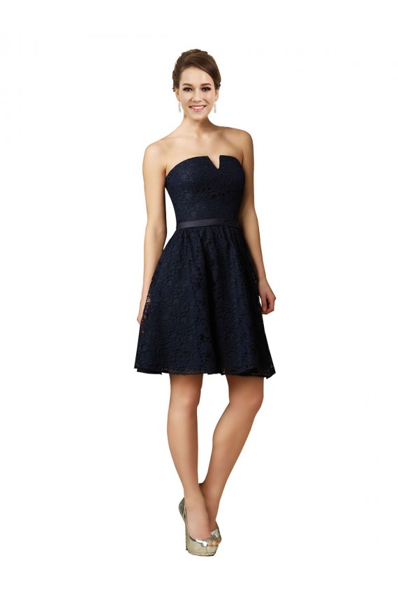 Site de Comprimento Joelho Sem Mangas Renda Marinha Negra Linha A Sem Mangas Vestidos de Madrinha / Vestidos de Cocktail