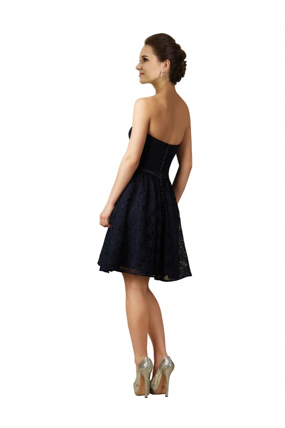Site de Comprimento Joelho Sem Mangas Renda Marinha Negra Linha A Sem Mangas Vestidos de Madrinha / Vestidos de Cocktail