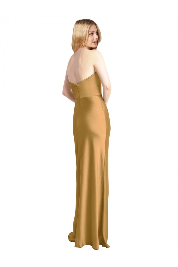 Site de Comprimento Chão Sem Mangas Cetim Elástico Ouro Linha A Sem Mangas Vestidos de Madrinha / Vestidos de Noite / Vestidos de Festa