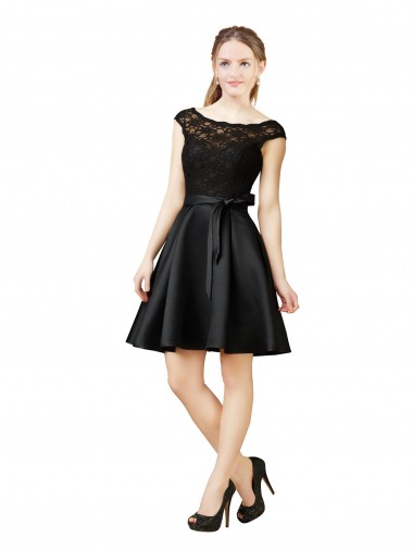 Site de Comprimento Joelho Sem Mangas Cetim & Renda Preto Linha A Vestidos de Madrinha / Vestidos de Cocktail / Vestidos de Homecoming