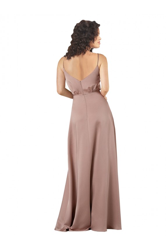 Site de Comprimento Chão Sem Mangas Cetim Sedoso Rosa Empoeirado Linha A Vestidos de Madrinha / Vestidos de Noite
