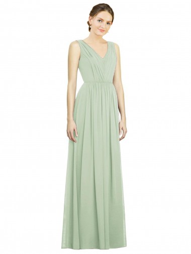 Site de Comprimento Chão Sem Mangas Chiffon Sábio Linha A Vestido de Festa / Vestido de Madrinha