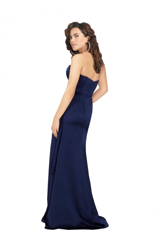 Site de Comprimento Chão Sem Mangas Cetim Sedoso Safira Linha A Vestidos de Madrinha / Vestidos de Noite / Vestidos de Festa