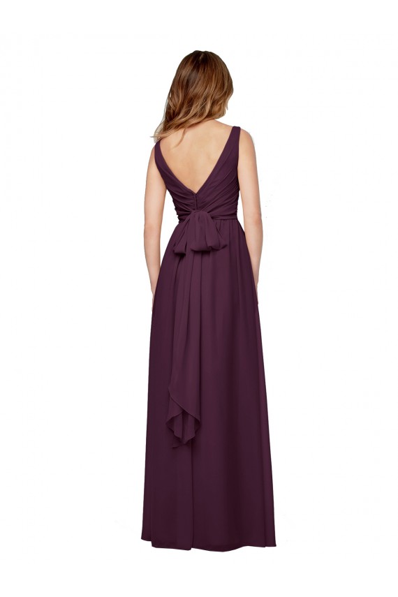 Site de Comprimento Chão Sem Mangas Chiffon Uva Linha A Sem Mangas Vestidos de Festa / Vestidos de Madrinha