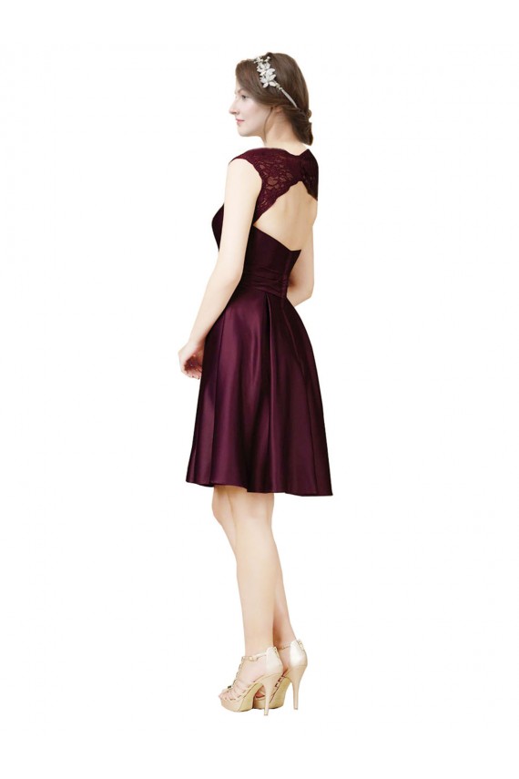Site de Comprimento Joelho Sem Mangas Cetim & Renda Uva Linha A Vestidos de Madrinha / Vestidos de Cocktail / Vestidos de Homecoming