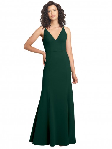 Site de Comprimento Chão Sem Mangas Crepe Esticado Verde Meia-Noite Linha A Sem Mangas Longo Decote V Vestidos de Madrinha / Vestidos de Noite / Vestidos de Festa